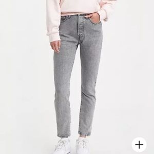 Levi’s 501 straight legged mom jeans (high rise)